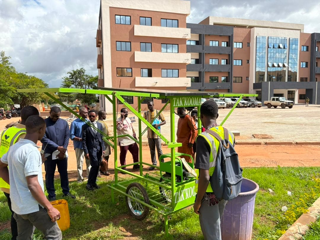 Démonstration TAKOOMA auprès d’un groupe d’agriculteurs